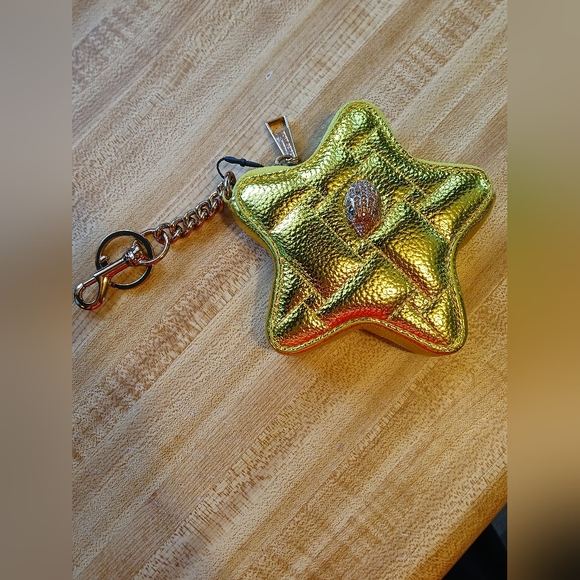 Kurt Geiger NWT/NIB Metallic Yellow Star Bag Charm / Keychain - Picture 3 of 5
